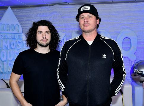 Ilan Rubin esküvőjén Tom DeLonge „dead alien” fotót mutatott Trent Reznornak