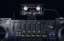 Megérkezett a Serato DJ iPhone-ra és iPadre: laptop nélkül is lehet keverni az új alkalmazással