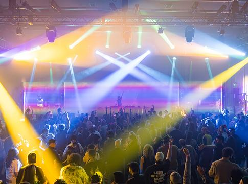 Megvan a Momentous 2026 napi bontása: SOFI TUKKER, Channel Tres és Cut Copy is Bentonville-be érkezik