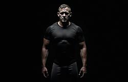 Sterling Angel visszatért új, sötét trance himnuszával – megérkezett a ‘World Is Mine’