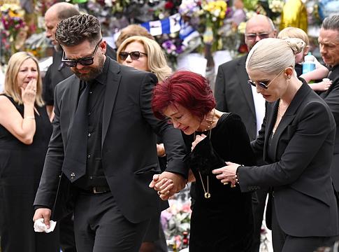 Ezrek búcsúztak Ozzy Osbourne-tól Birmingham utcáin