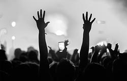 Bugged Out! – 30 év brit klubkultúra egy könyvben