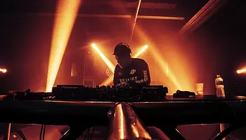 Kill The Noise az emberi kuráció mellett: az algoritmusok kilapítják a kultúrát