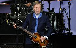 Paul McCartney búcsúzik Len Garrytól, a Quarrymen egykori tagjától