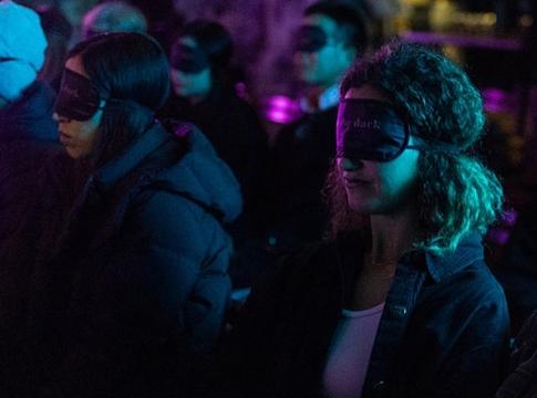 Sötétben szólal meg a zene – az „In the dark” visszatér Londonba