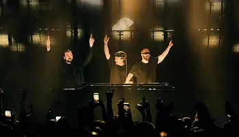 Swedish House Mafia Lykke Livel mutatta be az Ushuaïában a Happiness Is So Sad-et