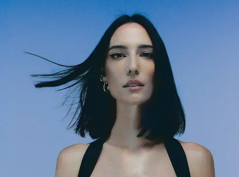 Amelie Lens vezeti a DJ Mag ADE-buliját a Skatecaféban