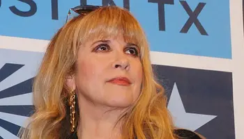 Stevie Nicks 3 millió dollárt ad a USC-nek – a hangját kezelő orvost méltatja
