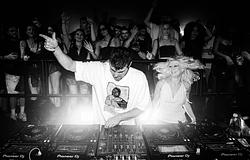 Fred Again.. és Amyl & The Sniffers közös új dala: You're A Star