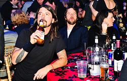 Dave Grohl bevallotta: a „whiskey-sör” énektrükk „all a lie”