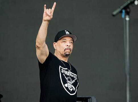 Ice-T „ICE Killer”-re írta át a Cop Killer szövegét egy Los Angeles-i koncerten