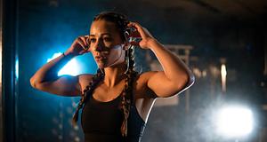 Gym-Rave: nappali techno-edzés Párizs Gare des Mines-ben