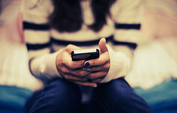 Tinik és AI chatbotok: miért választják az ember helyett a gépet?