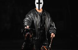 Holy Priest visszavág: „Soha nem játszottam előre felvett szettet”