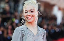 Phoebe Bridgers új dallal zárja a Primetime-ot