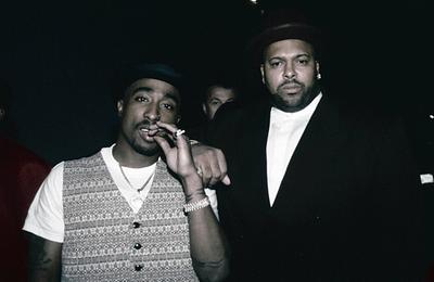 Suge Knight szerint Tupac barátai elszívták a rapper hamvainak egy részét