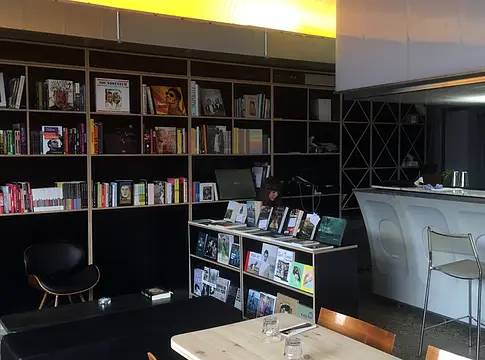 Petíció indult a londoni BBE Store működésének megőrzéséért