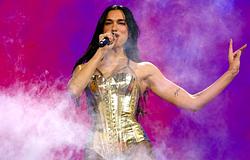 Dua Lipa cáfolta, hogy politikai nézetei miatt vált volna meg ügynökétől