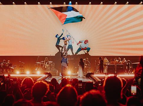 Damon Albarn és a Gorillaz új dallal a Together For Palestine rendezvényen