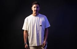 u z z v visszatér a 12+1 Londonra a „Shake Em” EP-vel