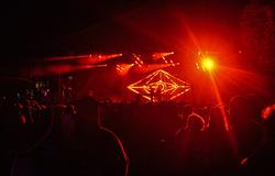 Miért gyorsítja fel a zenekészítést az akkordmenetek ismerete?