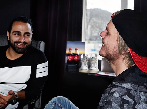 Avicii egykori menedzsere, Ash Pournouri újra felkavarja a múltat – titokzatos posztok az Instagramon