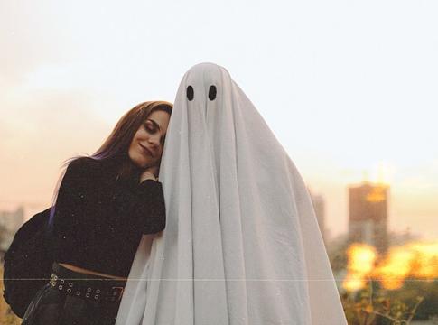 A „Hallowmance” jelenség: amikor a Halloween átveszi a Valentin-nap helyét