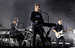 Rendőrségi eljárás alá vonták a Massive Attack tagjait egy szingapúri koncert után