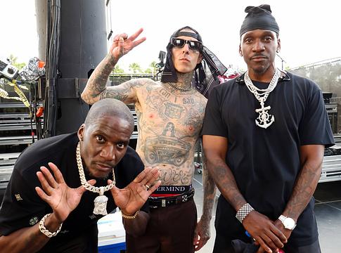 Clipse megható szettet játszott a Coachellán, Travis Barker dobolt az első négy számban