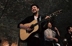 Mumford & Sons és Hozier közös dala debütált a BBC Live Lounge-ban