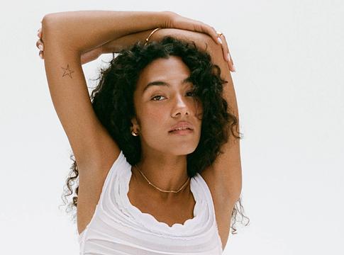 Olivia Dean keményen bírálta a jegyipart a túlárazott újraértékesítések miatt