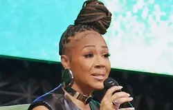 Erica Campbell kiadója egymillió dollár felett perli az SRG-t