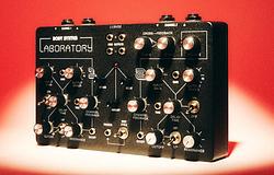 Body SYNTHs Laboratory: duál FX doboz, ami feedbackből drónszintit farag