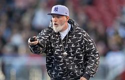 Fred Durst drónt csapott le a színpadon Isztambulban
