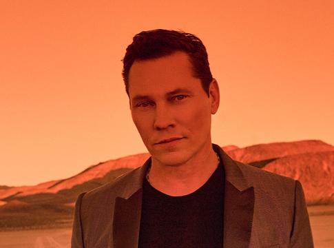 Tiësto új fejezetet nyit: elindult a Prismatic Rádió