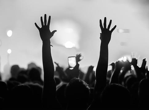 Bugged Out! – 30 év brit klubkultúra egy könyvben