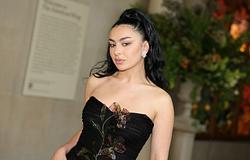 Charli XCX Martin Scorsese új filmjében kapott szerepet