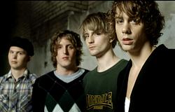 Razorlight 20 éves turnéra indul – Johnny Borrell: „A fősodor volt a legfurcsább, nem is vagyok az a srác”