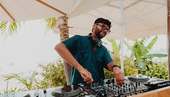 Parallel Voices kiadta az Aperture EP-t az Anjunadeep Explorationsnál