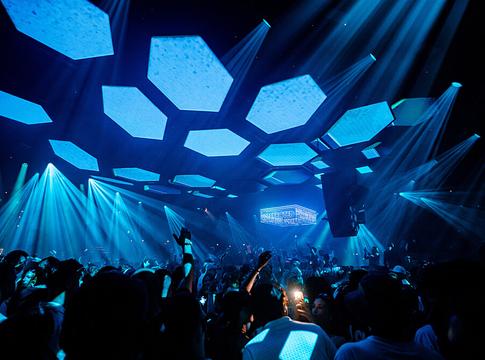 Pacha Ibiza: világsztárokkal búcsúzik a 2025-ös szezon
