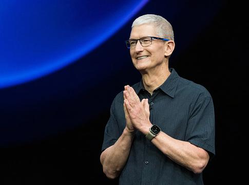 Tim Cook bejelentette: 2026-ra teljesen megújul a Siri az Apple Intelligence erejével