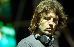 Hernan Cattaneo és Mercurio új köntösbe öltöztette az HVOB „Attention” című dalát