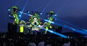 40 ezren mentek illegális free partyra egy francia katonai lőtéren