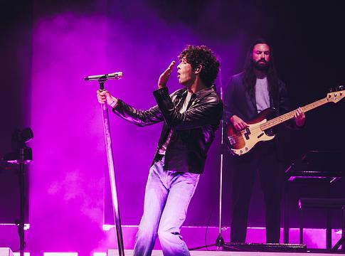 Matty Healy akusztikus meglepetése James Taylor klasszikusával