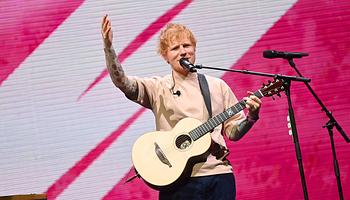 Finneas és három másik fellépő is kiszállt Ed Sheeran turnéjából