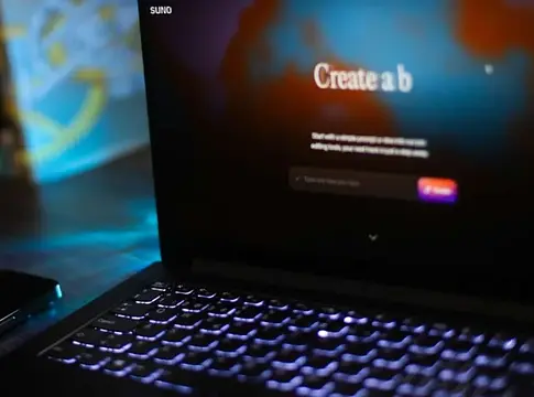 A Universal és a Sony újabb pert indított a Suno ellen