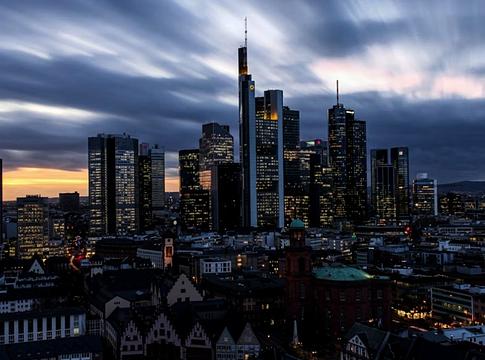 Frankfurt éjszakai élete több százmilliós bevételt termel – így alakítja a város jövőjét