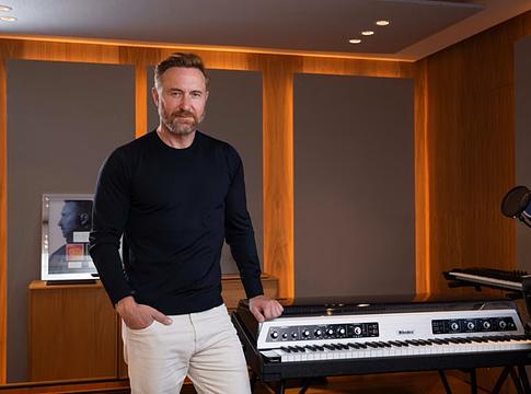 David Guetta újravette Milky “Just The Way You Are”-ját, Stardust-mintával