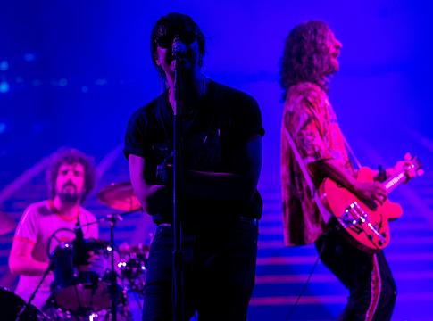 Julian Casablancas megnyugtatta a rajongókat: Nick Valensi visszatér a The Strokesba