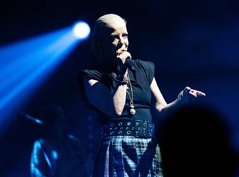 A Garbage az összetartozásról beszélt a Sydney-i Operaház színpadán a tragédia után